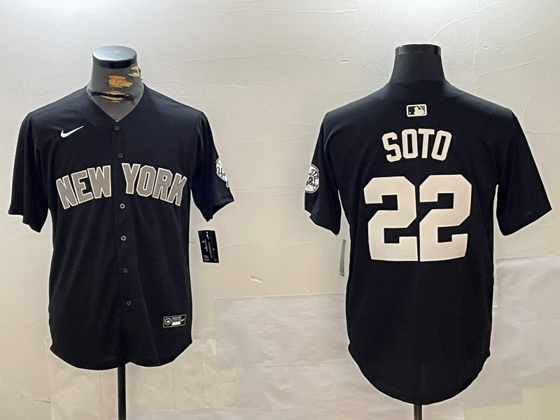 Men's New York Yankees Juan Soto #22 Black Game Jersey1
